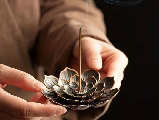 Town & Country - Lotus Incense Holder