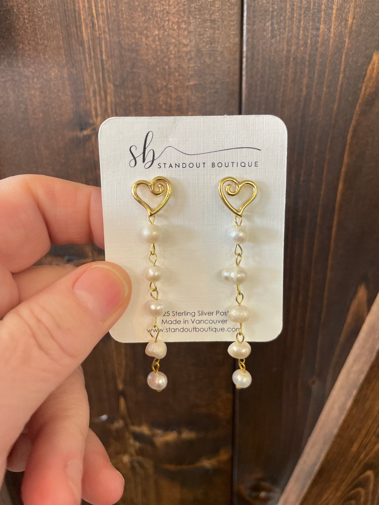 Standout Boutique heart with long Pearl